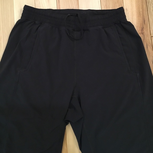 Lululemon Mens Shorts Size M With Old Logo ,Black - Picture 3 of 9